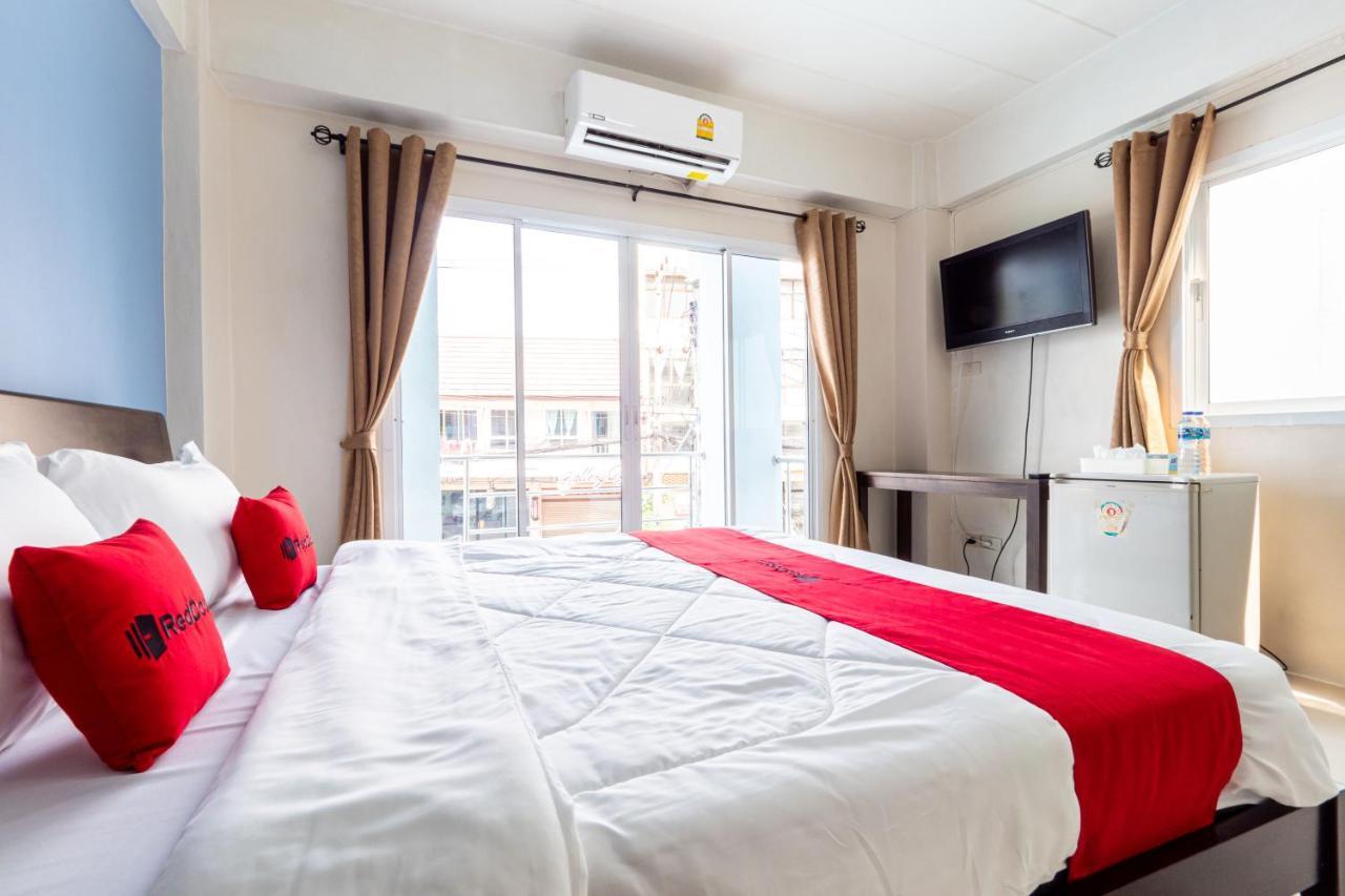 Si Fah At Bangsaen Hotel Ban Rong Khoei Экстерьер фото