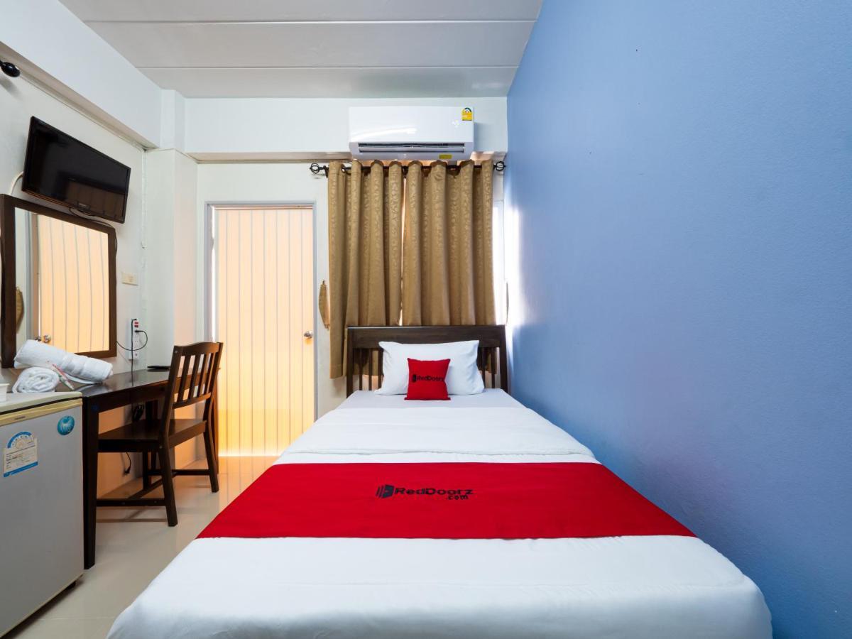 Si Fah At Bangsaen Hotel Ban Rong Khoei Экстерьер фото