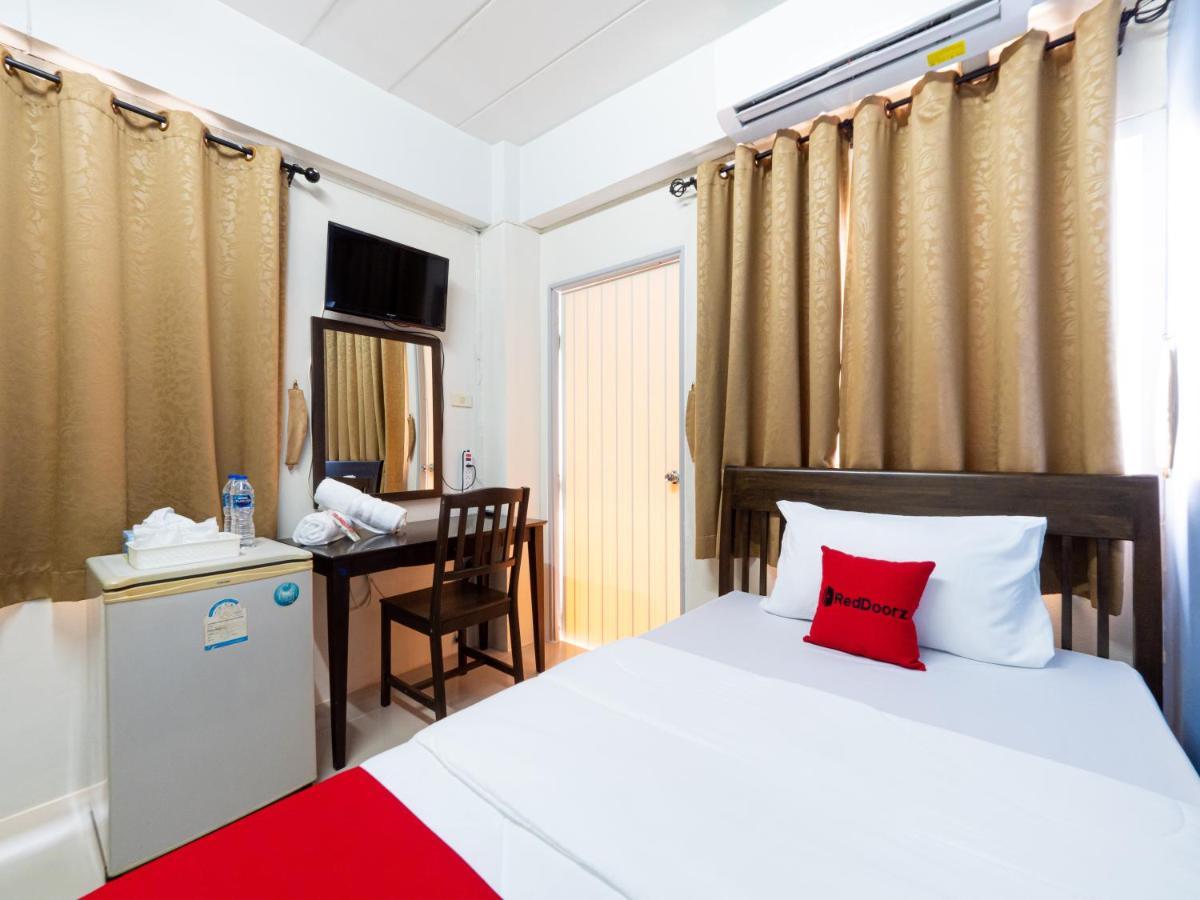 Si Fah At Bangsaen Hotel Ban Rong Khoei Экстерьер фото