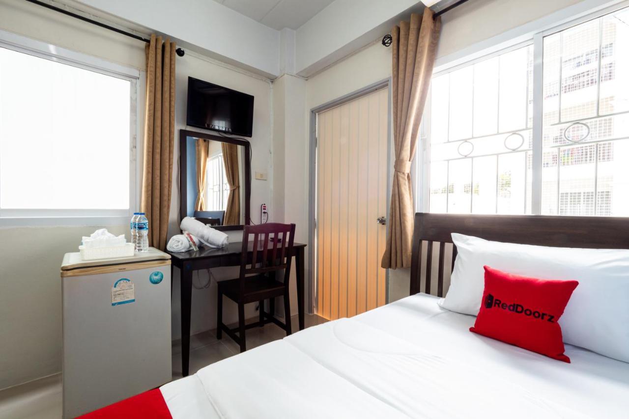 Si Fah At Bangsaen Hotel Ban Rong Khoei Экстерьер фото