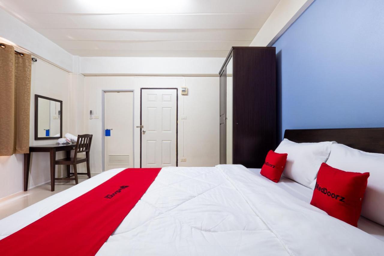 Si Fah At Bangsaen Hotel Ban Rong Khoei Экстерьер фото