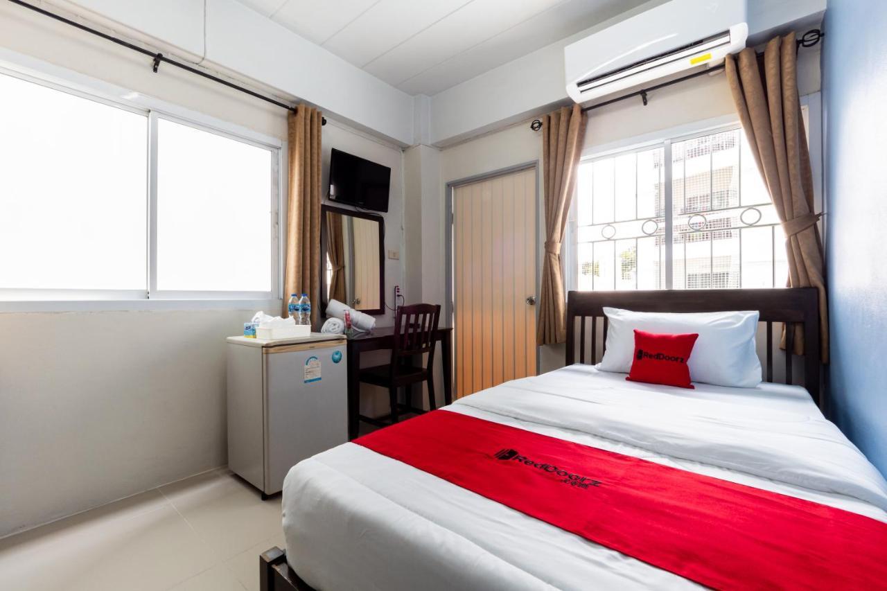 Si Fah At Bangsaen Hotel Ban Rong Khoei Экстерьер фото