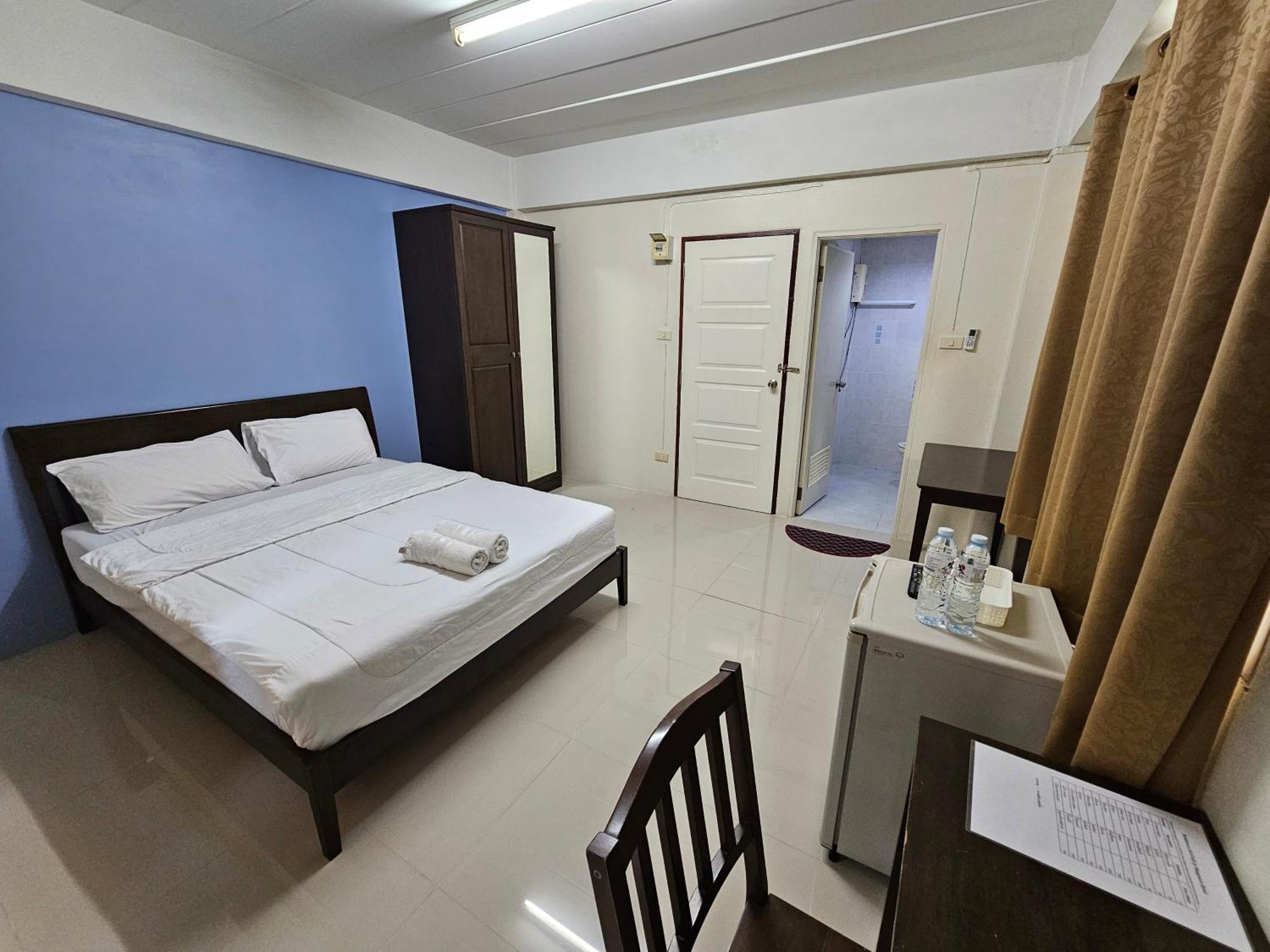 Si Fah At Bangsaen Hotel Ban Rong Khoei Экстерьер фото