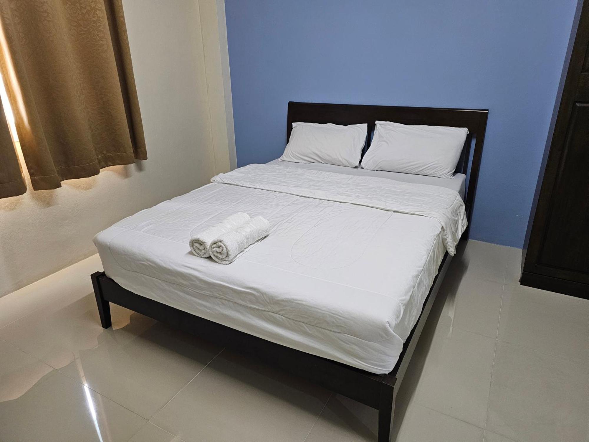 Si Fah At Bangsaen Hotel Ban Rong Khoei Экстерьер фото