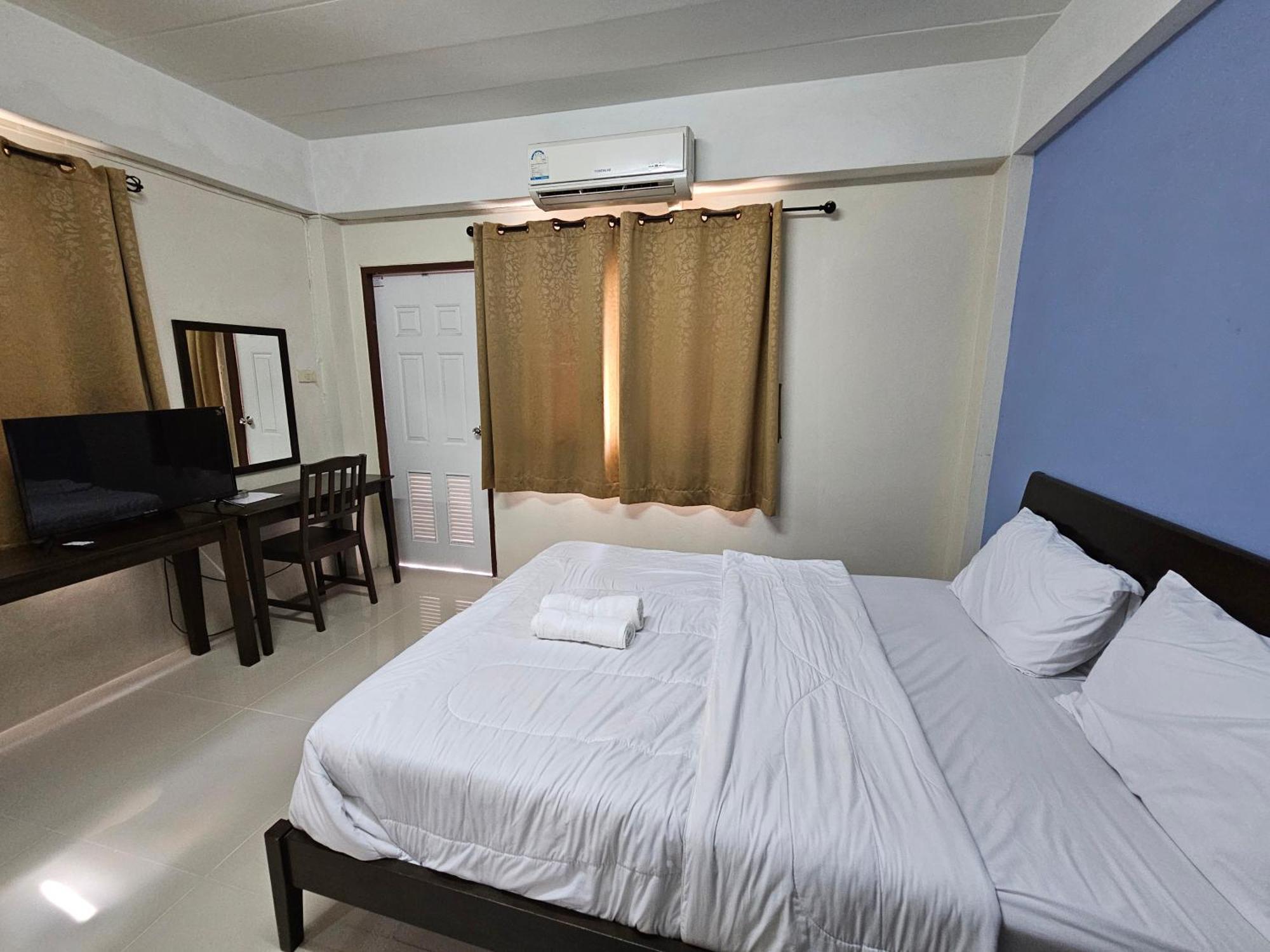 Si Fah At Bangsaen Hotel Ban Rong Khoei Экстерьер фото