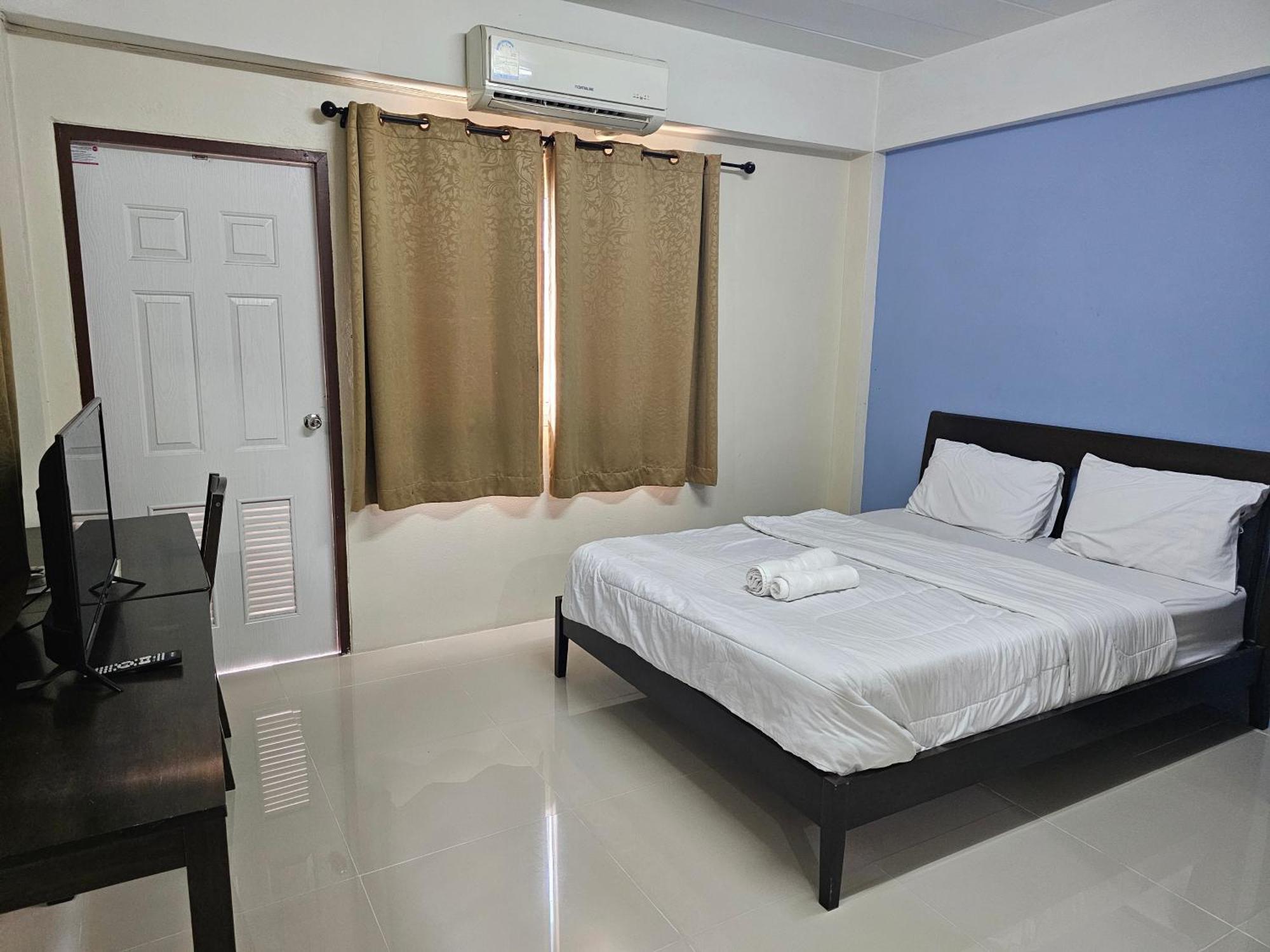 Si Fah At Bangsaen Hotel Ban Rong Khoei Экстерьер фото